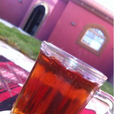كل إنسان سيكون يوما ما مجرد { ذكرى } أمنيتي أن أكون ذكرى جميله في قـلـ♥ــوبكـم .. تغريداتي مما راق لي من حكم وخواطر ..
