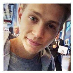 baeuxi's profile picture. no bio