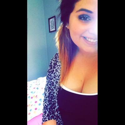 lindseyrussell0's profile picture. @masterbaiter_27 is my bestfriend & boyfriend.