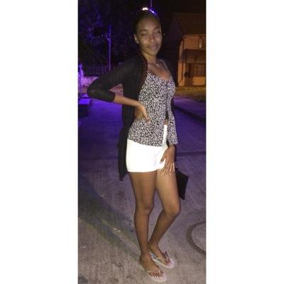 :: Étudiante en communication . :: Miss Élégance DomTom Martinique :: Aime sa famille . :: Aime les delires . :: Aime la vie tout court . #Im_A_Dreamer