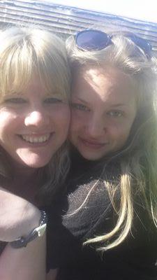 theresefridlund's profile picture. Go och glad och smått galen ibland.