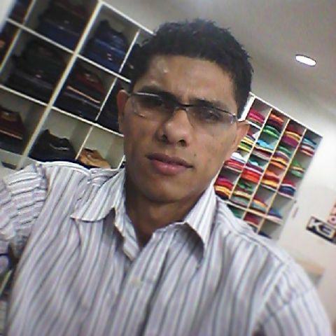 Administrador, emprededor, luchador, jodedor, parrandero, buen amigo.. Vive tu vida y no la de los demas. Mcbo. - Edo. Zulia