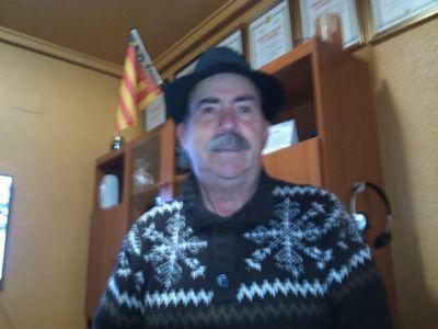 1fgebnu's profile picture. sentado