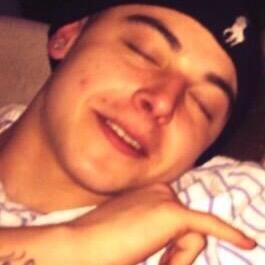 MDeBiase's profile picture. ----- c/ 3 b 1 a $ 3 -----