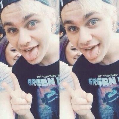 hey there, its a free follow from @starbucliffxrd (i follow back) hope you have an amazing day/night bæ x