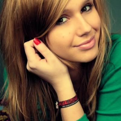 Single London girl majoring in Psychology #mindreading and heavy drinking! Bit of a sports fan, mostly football and tennis but not very good at either LOL!
