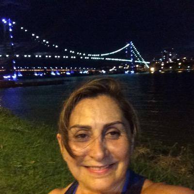 Economista, mestre em Administração e doutora em Engenharia de Produção. Prof. Universitária (aposentada), com experiência profissional em gestão estratégica.
