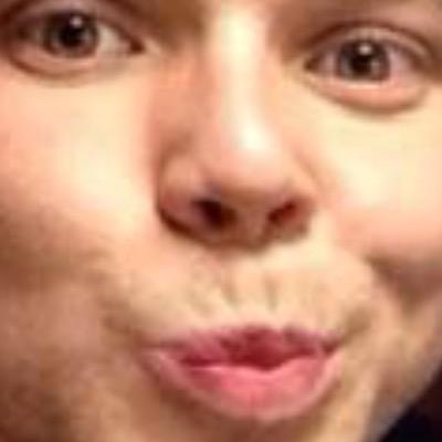 please follow @lukeslegs69 and rt and tag 5sos please https://t.co/Plii2rJWeP