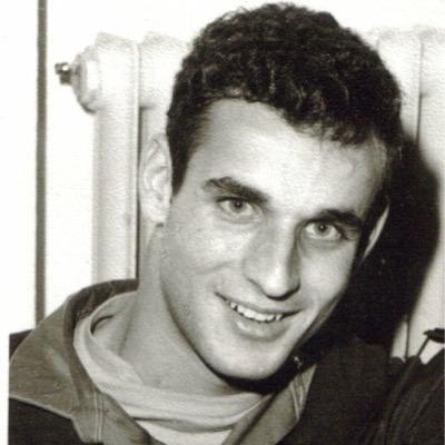 RzsYYUp1XsqcNA4's profile picture. 