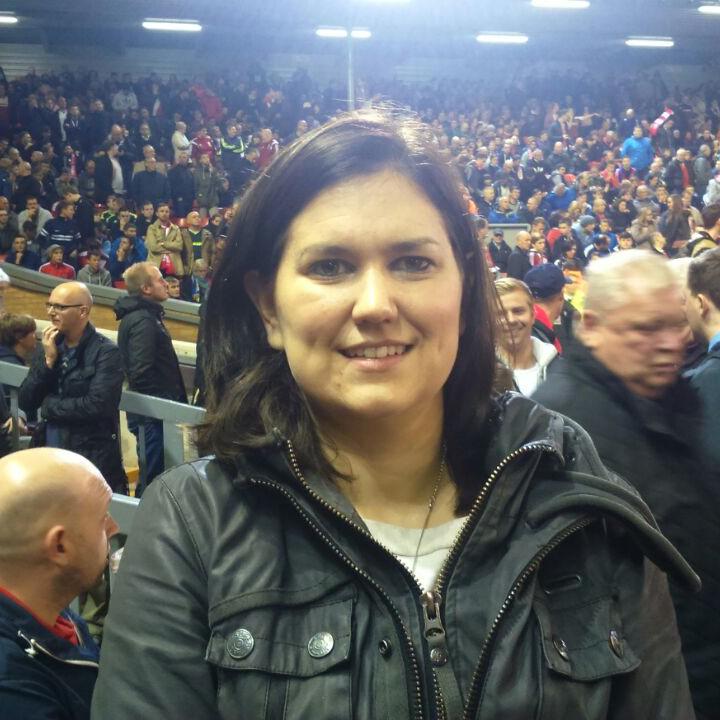 Laura_J_Groves's profile picture. Geek, Gym addict
Sports fan