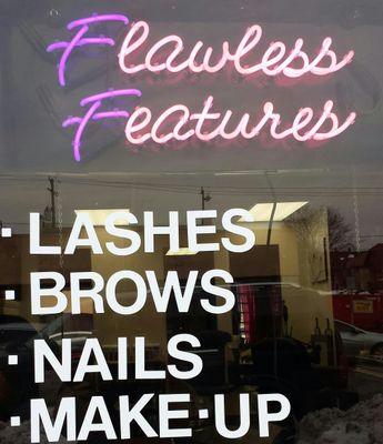 Allow Flawless Features to enhance your natural beauty!

 Lashes/Waxing/Makeup