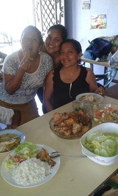 tengo un hermosa familia, te amo tanto mi señor Jesus :) porque Eres mi luz, mi caminar, el ejemplo perfecto que llena mi vida y me das felicidad.