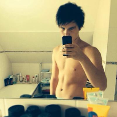 Hi I'm Aaron. Home:Germany. Hobbies:Fitness and other sports. Music:Dubstep, Dance and EDM. Do what you like the most in your life, thats what I always say :D