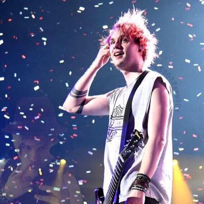 free follow from @CliffordDynasty please follow her!