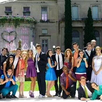 BIENVENIDAS!!! Tinistas, ayuda hacer TT #TiniSolista2015 y #ViolettaLiveColombia GRACIAS #Tinistas Orgullosa de ser Colombiana ♛♛♛ SIGUEME!!!