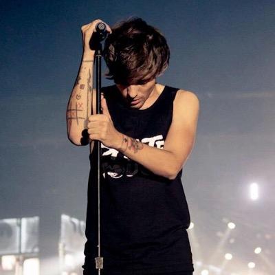 PLEASE FOLLOW @insatiablehoran !!!!!!!