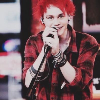 follow my friend @calumandhoran ? she gave you this free follow :-)