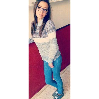 «la única vez que hay que mirar para atrás en la vida es para ver lo lejos que hemos llegado»♔