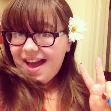 fuchichaves312's profile picture. Lo veo. Me gusta. Miro el precio.mLo dejo en uu sitio. Adios