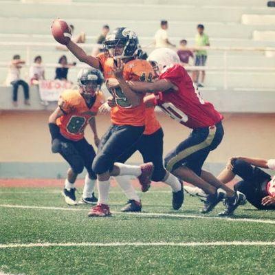 Algo loco y obstinado. Fútbol americano, Follow an i give you follow back