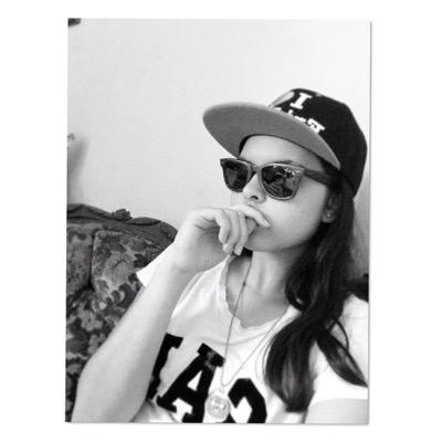 me eh cambiado de perfil D: @Sister_Majestic