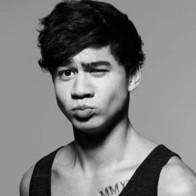 I'm in love with 4 idiots who dont know I exist☠ Going to 5sos concert this summer!!!!!❥✦
