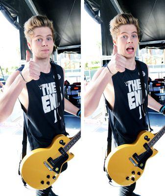 FREE FOLLOW :-) SO PLEASE FOLLOW @Aisha5sosAtlSws xxx