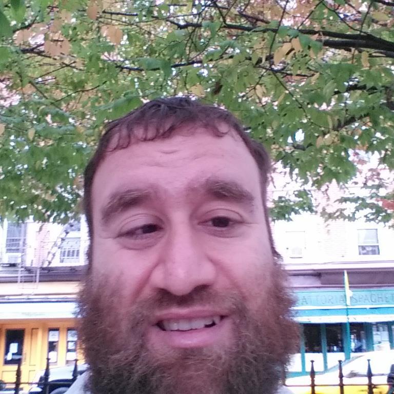 Shmuel is an artist and art teacher.