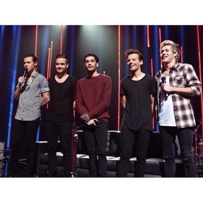 ONE DIRECTIONNNN❤️❤️❤️❤️❤
follow my other account @ilove1D7eva