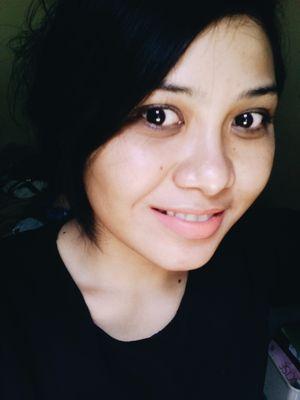 A spontaneous, thoughtless, unpredictable and stereotypical person.