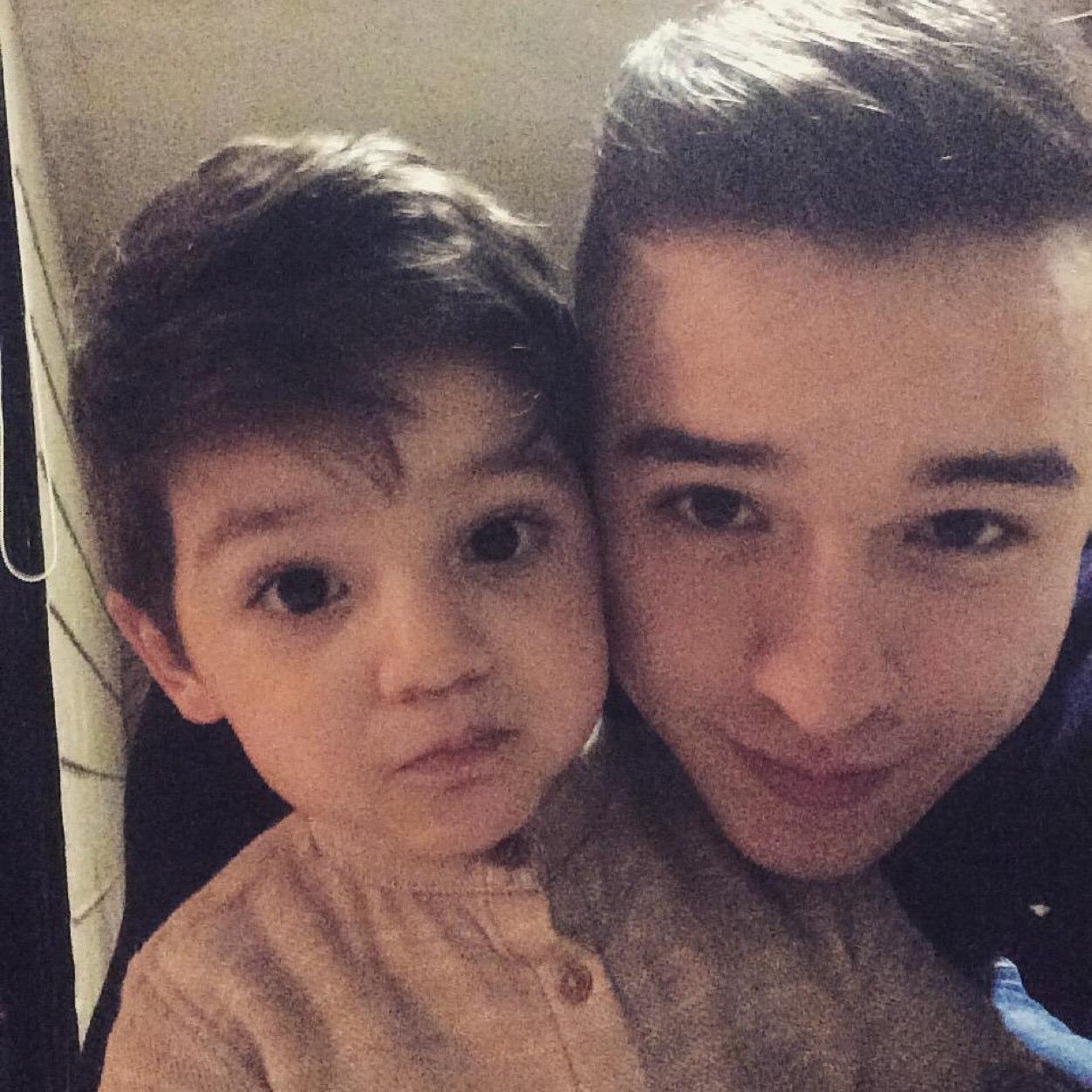 Soy fan de @jazminconj,amo a #Fabricio.Soy una Jerry Girl, Amo a @hmgerardo. @GabbyHM is Following me.Amo el #Jazrry