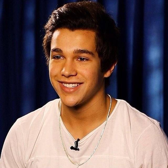 https://t.co/w0qDpGDNFb love Austin! Love him more than anything, he will always be my greatest love! Mahomie Forever! #AustinComeToPortoAlegrein2015