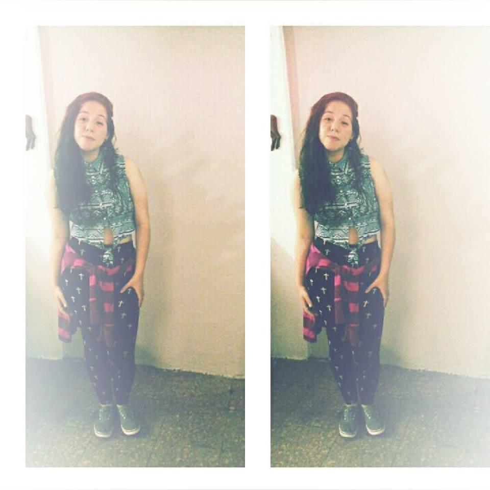 Amo la musica ♥ La Bida Bale Mierda. ♥ Se Original Bitch Please. Siguime Y Te Sigo♥                 Rock lml ♥♥ Jode Tu Vida Que Yo Jodo La Mia. .I.