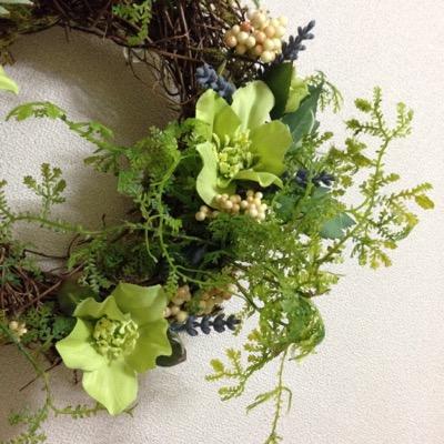 高品質なアーティフィシャルフラワーでヘアーアクセサリーやインテリアグリーン等のデザインしています。
