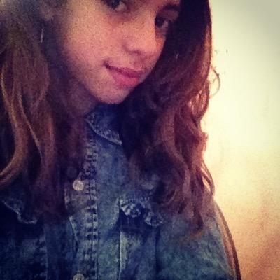ma best Maëline ma chérie si tu la touche t auras a faire a moi et si un jour quelqu'un gâche notre amitié s est qu il a un truc a se reproche