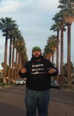 Just Home-Boy from West Coast looking for work and just like to chill and jam with https://t.co/hul3ibR1KF...you can hit me up at goonsquad1420@gmail.com