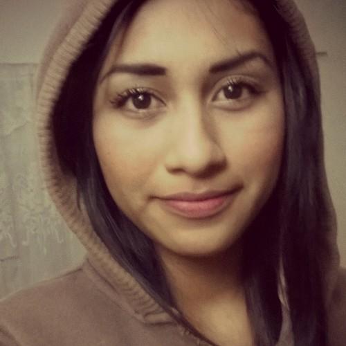 amm que puedo decir de mi solo soy muy rrara :3 me gustan los besos *_* el algodon de azucar,dormir,y estyoy tratando de olvidar a mi ex :$