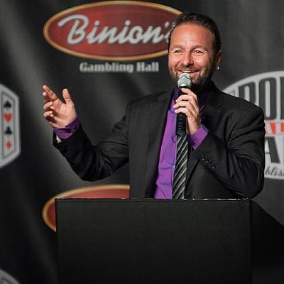 Daniel negreanu twitter deals