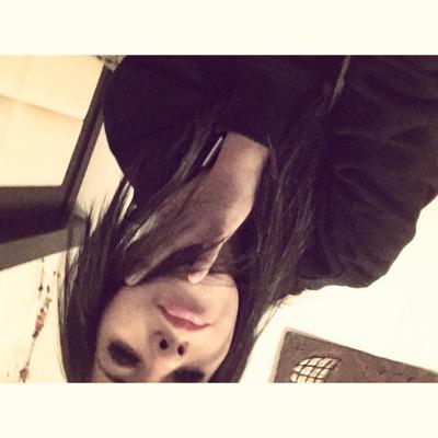 PepperTamara's profile picture. Tamara Dunn Si lloras por haber perdido el sol las lágrimas no te permitirán ver las estrellas.