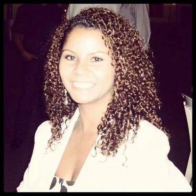 Graduada em contábeis, solteira, escolhida do Senhor, guerreira. Agora, pois, minha filha, não temas; tudo quanto disseres te farei, pois toda a cidade do meu p