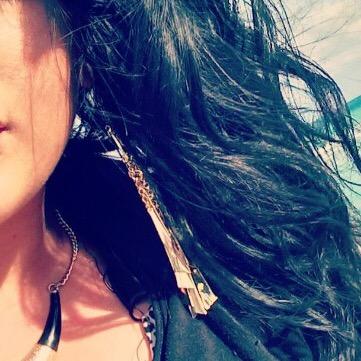 Sarasaysao's profile picture. Let's Twitter...