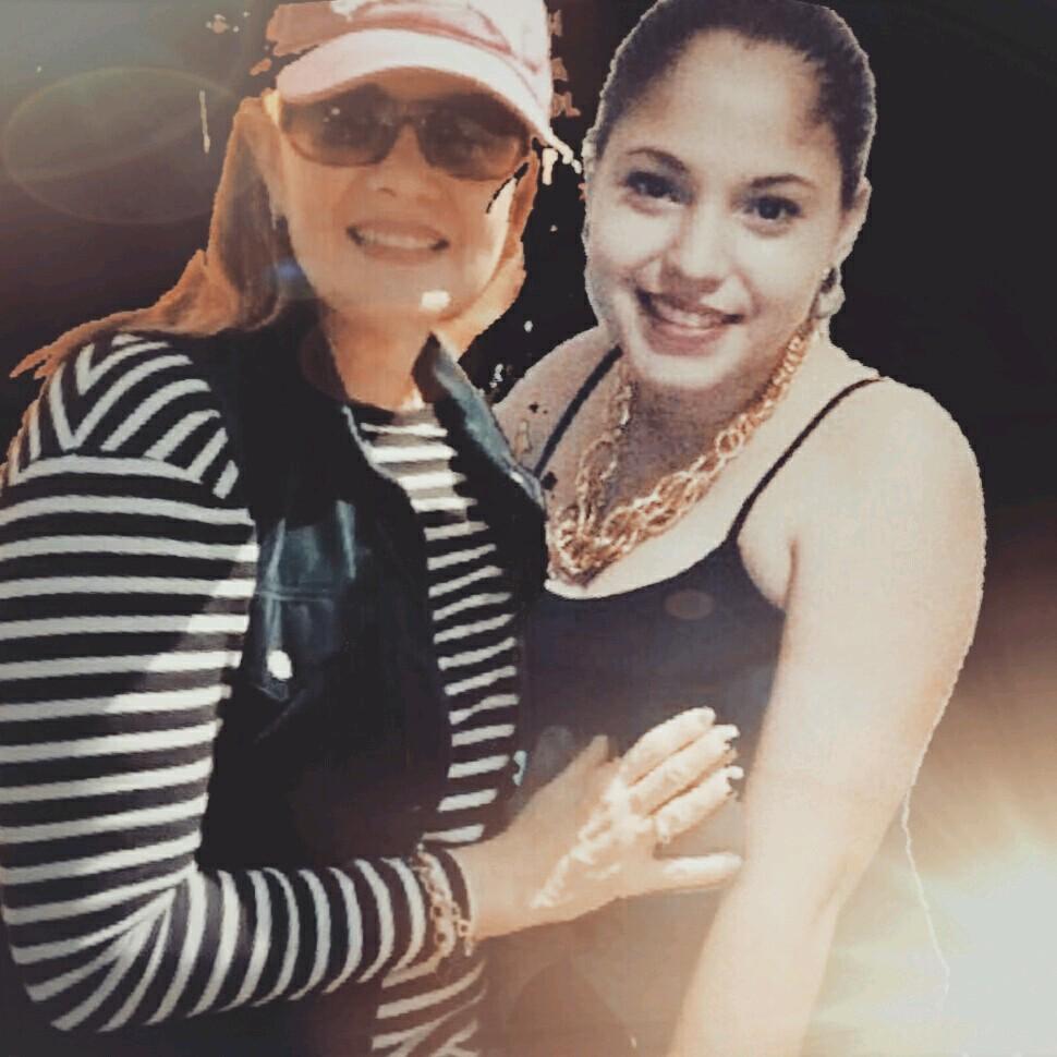 Mi felicidad no depende de nadie. 
Erika Buenfil..♡♡♥♥
