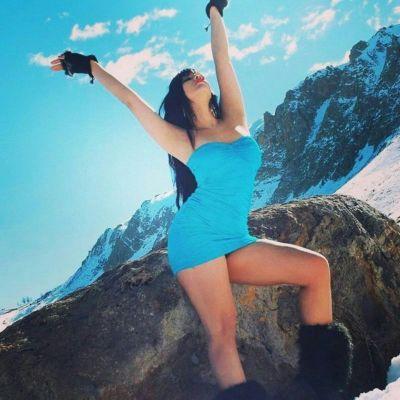 Modelo ~ Fitness ~ Yoga ~ WWE and Colo Colo fan (Cuenta Real los demás son plagios)