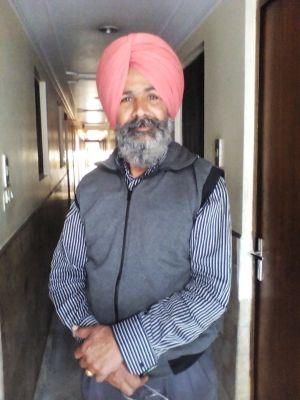 not rich,wish to help needy,not politician,volunteer of AAP.