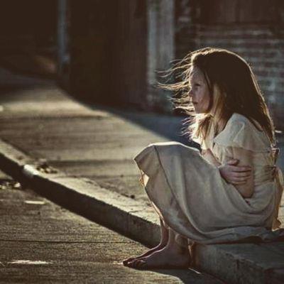 ‏اقنعت نفسي ان لاحاجة لعتاب احد فالجميع بعقول ويدركون مايفعلون