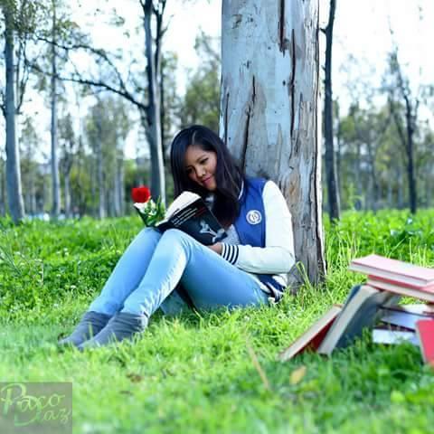 AlebBernal's profile picture. Enamorada de la vida y el arte.