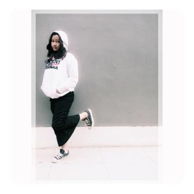 AuliaLarasaty's profile picture. 