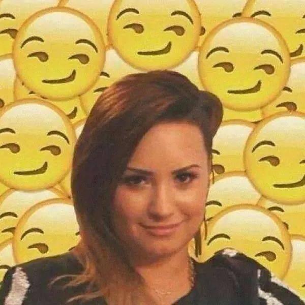 girl mute all star for high heels, neon kisses
this queen is called Demetria Devonne Lovato: * @ddlovato