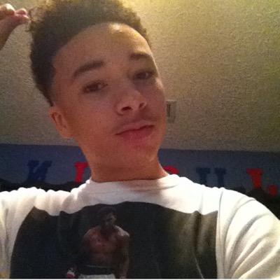 new Twitter old one got deleted follow me doe#⃣Young ball player