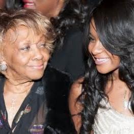 hi my is cissy houston I'm a mother of 3 and have 16 grandkids  dont call me fake I'm the real cissy houston and I'm the mother of whitney houston